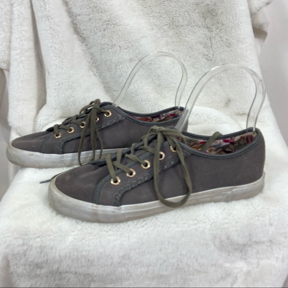 Jack Rogers Carter Suede Taupe Lace Up Sneakers. 7M